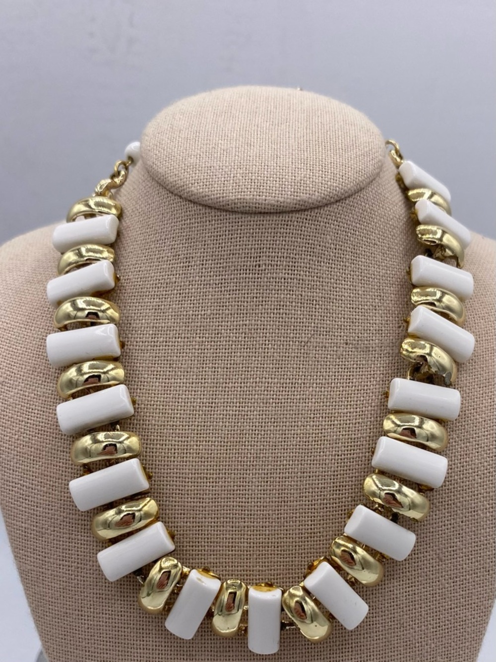 Vintage 13” White And Gold Tone Rectangle Link Choker Necklace
